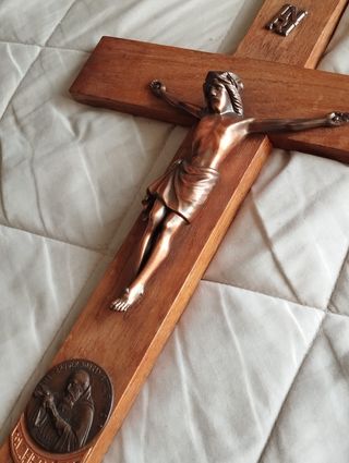 Grande Crucifixo em Madeira Antigo