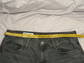 Pantalón vaquero recto Zara gris