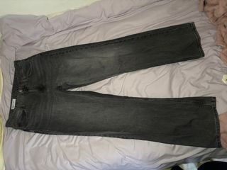Pantalón vaquero recto Zara gris
