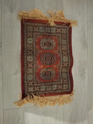 Alfombra persa pequeña hecha a mano