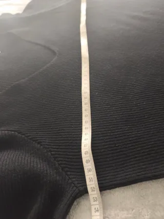 Camiseta negra cuello pico talla XL