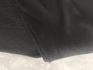 Camiseta negra cuello pico talla XL