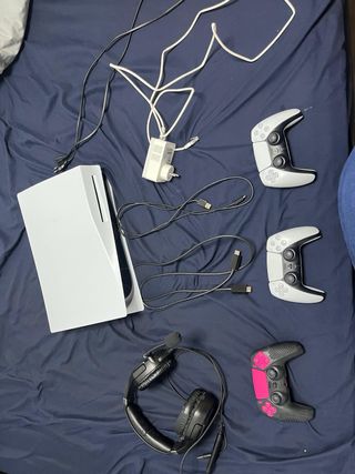 Consola Sony PS5 + Accesorios