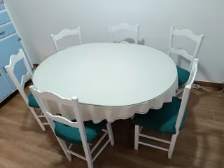 Conjunto de mesa y sillas