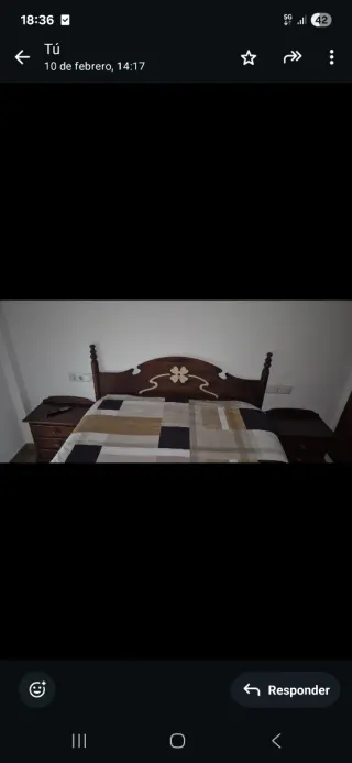 Mesitas de noche y cabecero de madera