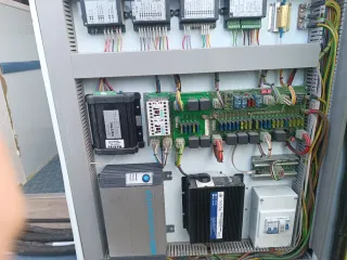 Técnico en instalaciones eléctricas y autómatas-€