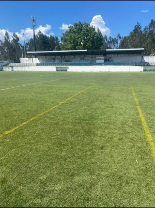 CÉSPED ARTIFICIAL DÉ CAMPOS DÉ FUTBOL RECICLADOS