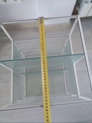 Mesa auxiliar cristal y metal