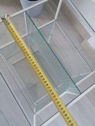 Mesa auxiliar cristal y metal