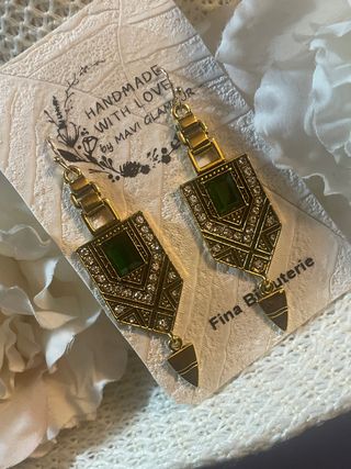 Pendientes Turcos Dorados con Piedra Verde