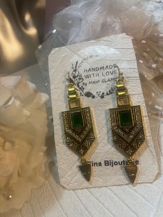 Pendientes Turcos Dorados con Piedra Verde