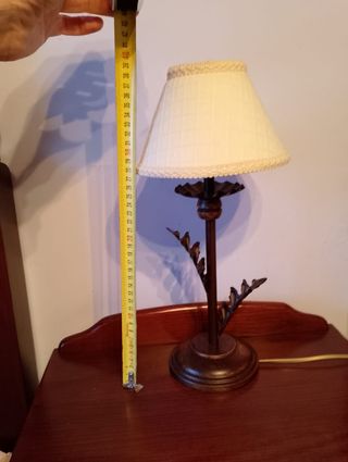 Lámpara de mesa decorativa madera y metal