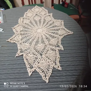 Paño de mesa hecho a ganchillo