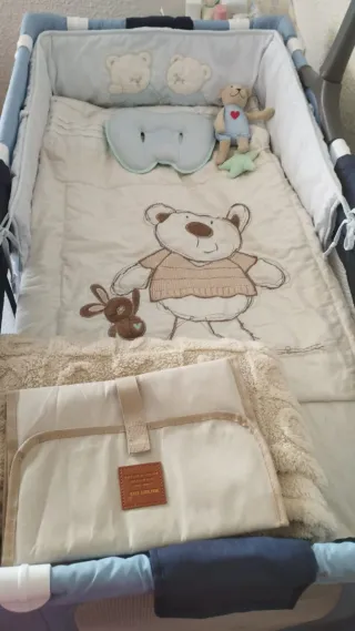 Cuna de viaje muy buen estado,colchón usado 2 mese