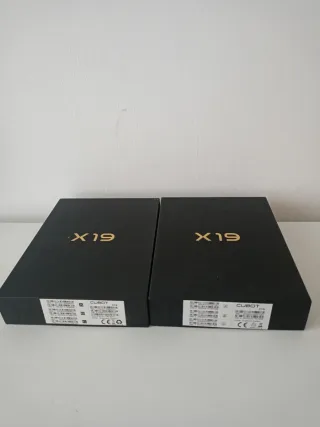 Se vende teléfonos móviles antiguos para piezas