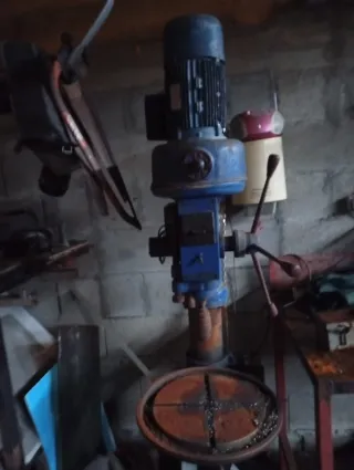 Taladro de pie industrial