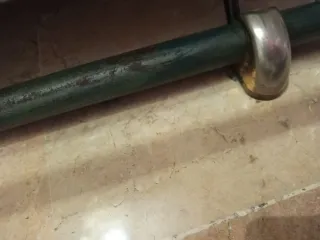 Mesa de centro cristal y metal verde