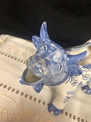 Vaca de cerámica portuguesa azul y blanca 21x18