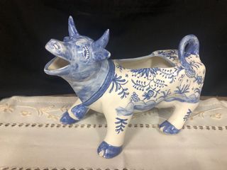 Vaca de cerámica portuguesa azul y blanca 21x18