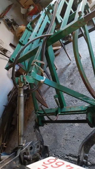 Lote Tractor Viñedo + Arados + Atomizador+ sarment