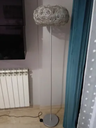 Lámpara de pie moderna de luz led