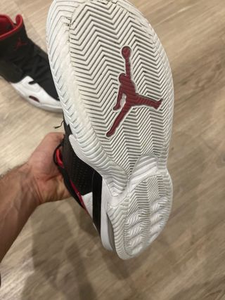 Air Jordan Stay Loyal 2 N44,5 Negro Rojo Blanco