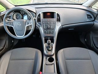 Opel Astra 2011