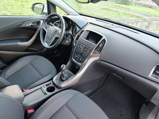 Opel Astra 2011