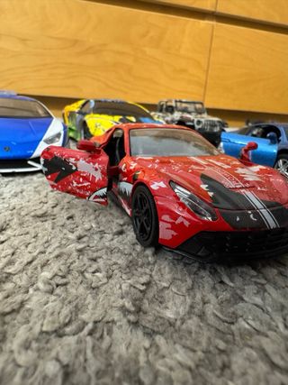 Lote 5 coches deportivos escala grande