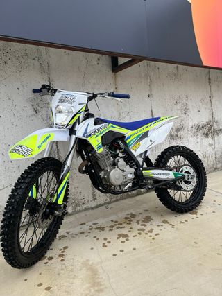 Rebel Master Sabre 2025 Enduro Moto