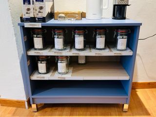 Estanterías de madera grandes y pequeña