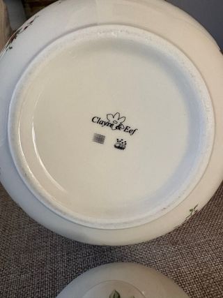 Teiera in porcellana con fiori