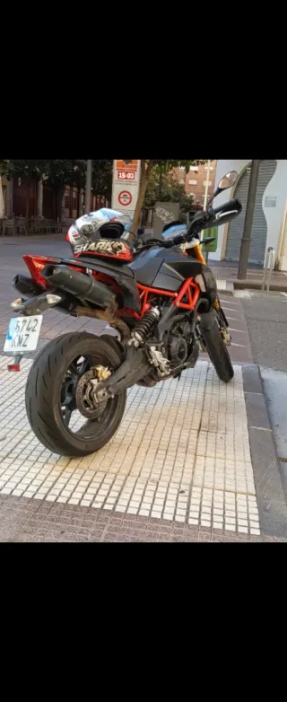 Aprilia Dorsoduro 900 Supermotard