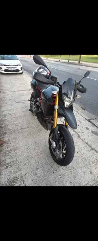Aprilia Dorsoduro 900 Supermotard