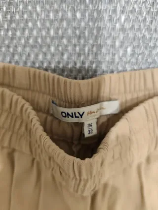 Pantalón beige mujer