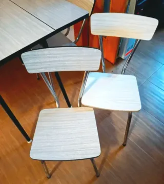 Mesa auxiliar cocina/camping + 3 sillas