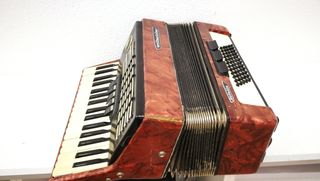 Pianos Y órganos Acordeon Weistmeistein Estrella 60 Bajos