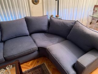 Sofá esquinero azul de tela