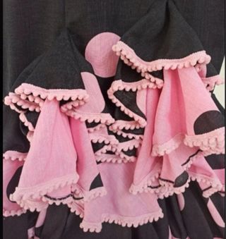 Traje de flamenca lunares rosa y negro