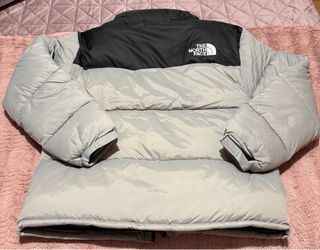 Abrigos The North Face.Negra y negra-gris.90€ unid