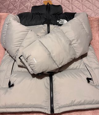 Abrigos The North Face.Negra y negra-gris.90€ unid