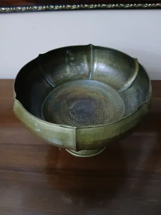 Alzata in ottone bussonato vintage.