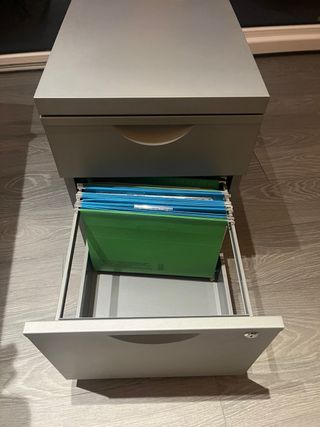 Cajonera de metal gris