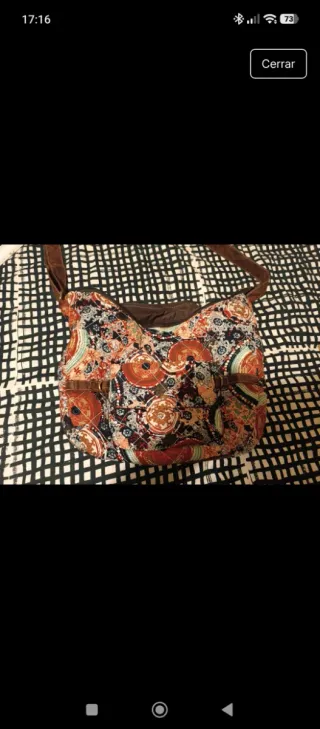 Bolso multicolor con estampado