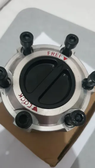 Bloqueo Rueda Manual 40250-2s610 D21 MT