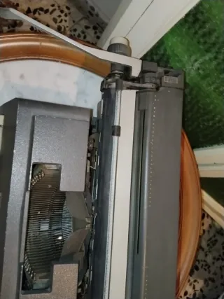 Máquina de escribir Olivetti Linea 98