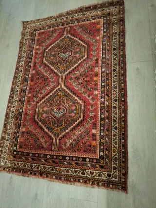 Alfombra de lana tejida a mano
