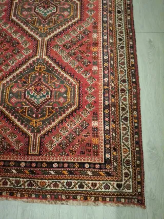 Alfombra de lana tejida a mano