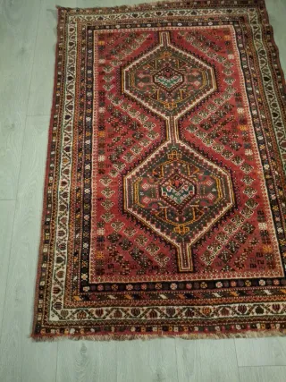 Alfombra de lana tejida a mano