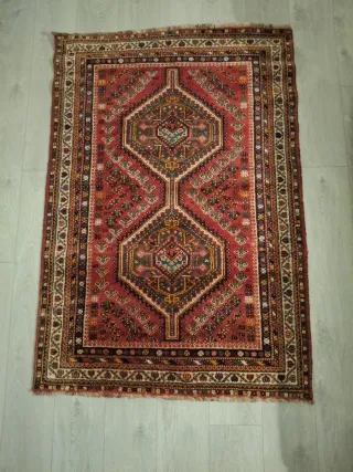 Alfombra de lana tejida a mano